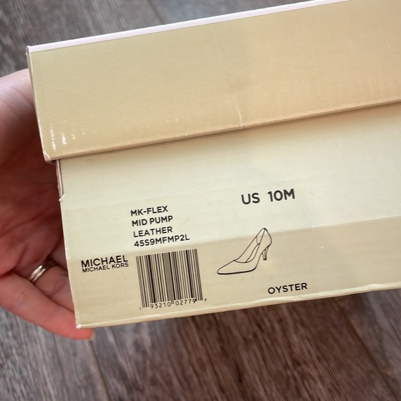 NIB Michael Kors Leather MK Flex Mid Pump - Picture 9 of 9